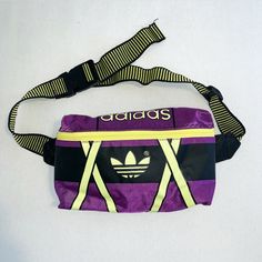 🚨 follow us on instagram @bestclassicvintage 🚨 Beautiful and rare Crossbody Bag by Adidas from the 90s. Excellent condition. Adult size unisex Adidas Torsion, Adidas Vintage, Bag Vintage, Fanny Pack, Cross Body Handbags, Purses And Handbags, Crossbody Bag, Adidas, Purses And Bags