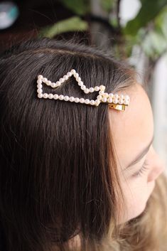 Pearl Crown Hair Clip measures approximately 2.7 inches long. Flat back pearls are each applied by hand on gold colored metal clip. Clips have small teeth for a sturdy hold! Crown Hair Clip, Tie Dye Hair, Small Crown, Blue Hair Bows, Pearl Crown, Crown Hair, Custom Bows, Crown Hairstyles, Barrette Clip