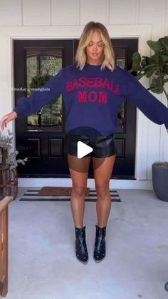 Markay Cunningham on Instagram: "I’m not like other moms. I’m a cool mom.😂

Follow @markay_cunningham for more nonsense 

#sportsmom #momhumor #mommemes #motherhoodunplugged #momstyle" Mom Memes, Cool Mom, Sports Mom, Mom Style, Mom Humor, Best Mom, Hair