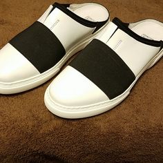 J&M Flex Slip On/Clog/Mule Natalia White Nappa With Black Elastic Box Included Size 10m Casual White Slip-on Mules, White Sporty Clogs For Summer, Sporty White Clogs For Summer, Sporty White Summer Clogs, Trendy White Synthetic Clogs, White Slip-on Mules With Round Toe, Modern White Mules With Round Toe, Casual White Synthetic Mules, White Slip-on Synthetic Mules