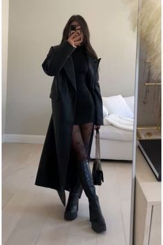 2. Fashion: #fashion, #style, #outfitinspiration, #beauty Houseparty Outfits, Svarta Outfits, Lederhosen Outfit, Silvester Outfit, Elegantes Outfit Frau, Mode Zara, Winter Fashion Outfits Casual, Chique Outfits, Cold Outfits