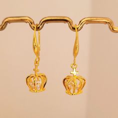 Jewelry set- 24K Yellow Gold Jewelry Sets For Women Zircon Crown Bead Pendant Necklace Earrings 2 pcs Wedding Jewelry Set Model Number:1005002992545690 Condition: 100% Brand NewMetal: 24k gold platedLength of Necklace: 18 inch Size of Earrings: 10mm Quantity: Necklace + Earrings Package: Opp BagsGender: WomenEnvironmental Standards: Nickel, Lead, Cadmium freeWearing Occasion: Party, Working, Anniversary, Wedding Elegant Gold Jewelry Sets With Drop Earrings, Gold Plated Bridal Earrings For Party, Gold-plated Bridal Earrings For Party, Elegant Gold Dangle Jewelry Sets, Gold Cubic Zirconia Crystal Earrings With Elegant Design, Gold Dangle Jewelry Sets For Wedding, Gold Plated Pierced Jewelry For Wedding, Elegant Crown Design Jewelry For Party, Elegant Gold Crystal Earrings For Anniversary