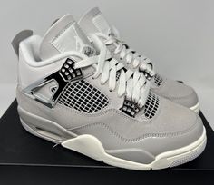 Nike Air Jordan 4 Retro Frozen Moments Grey Shoes AQ9129-001 Women's Size 6.5 Nike 4s, Nice Jordans, Jordans 4, Frozen Moments, Custom Sneakers Diy, Nike Air Jordan 4 Retro, Fluffy Shoes, Pretty Sneakers, Shoes For School