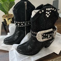 Brand New Beautiful Boots With Sparkle Size 7 Black Embellished Boots With Round Toe, Western Style Moto Boots For Winter Party, Bling Boots For Evening And Fall, Black Party Boots With Bling, Party Black Boots With Bling, Evening Boots With Bling For Fall, Black Party Boots With Rhinestone Rivets, Western Snip Toe Moto Boots For Party, Western Style Snip Toe Moto Boots For Party