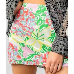 Lilly Pulitzer Resort Mariposa Callie Mini Skirt Ruffle Hem Floral Size 10. Condition Is New With Tags. Green Ruffled Mini Skort, Green Ruffled Skirted Skort, Trendy Spring Skort For Brunch, Trendy Skort For Spring Brunch, Spring Beach Floral Print Skort, Spring Vacation Floral Print Skort, Floral Print Skort For Spring Vacation, Floral Print Skirted Skort For Vacation, Cute Spring Beach Mini Skirt