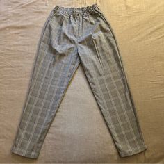 Uniqlo Plaid Pants, Elastic Adjustable Waist, Pleated, Tapered. Nwot! Women’s Small Or Youth 13/L - Same Sizing. #Muji #Uniqlo Casual Uniqlo Pants With Pockets, Casual Uniqlo Trousers, Uniqlo Pants, Uniqlo Women, Jumpsuit Trousers, Plaid Pants, Pants Color, Uniqlo, Pant Jumpsuit