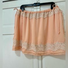 Banana Republic Lace Slip Skirt. Adorable Baby Pink Color With A Delicate And Romantic Silhouette. Feminine Mini Skirt For Beach, Pink Mini Skirt With Lace Trim, Chic Pink Skirt With Lace Trim, Casual Pink Skirt With Lace Trim, Pink Flowy Skort For The Beach, Pink Lace Trim Mini Skirt, Beach Mini Skirt With Lace Trim, Pink Skirt With Lace Trim, Pink Flowy Skort For Vacation