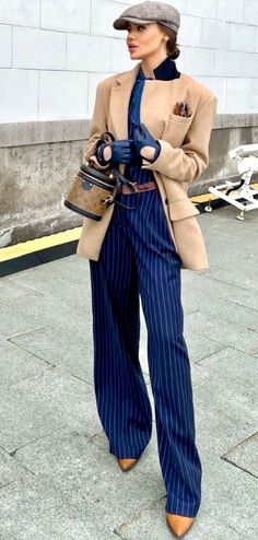 Stile Kendall Jenner, Africa Trip, Extreme Fashion, American Dress, Best Blazer, Pinstripe Pants, Casual Chic Outfit