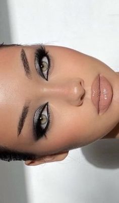 Makeup Aesthetics, Silver Makeup, Makijaż Smokey Eye, Dark Makeup, Eye Makeup Art, Makeup Obsession