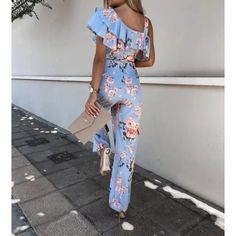 Product Title :Floral Print Off-Shoulder Short Sleeve JumpsuitProduct Measurements cm Size Bust Waist Total Length S 90 86 126 M 94 90 127 L 98 94 128 XL 102 98 129 XXL 106 102 130 S 35.4 33.9 49.6 M 37 35.4 50 L 38.6 37 50.4 XL 40.2 38.6 50.8 XXL 41.7 40.2 51.2 Product Details Material: 90%Polyester, 10%Elastane Color: Black Mens Fashion Country, Belt Jumpsuit, Short Sleeve Jumpsuits, Floral Jumpsuit, Jumpsuit With Sleeves, Floral Ruffle, Blue Midi Dress, Boho Stil, Wide Leg Jumpsuit