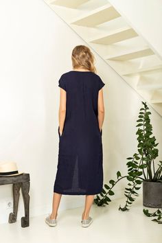 Daywear Unlined Midi Linen Dress, Casual Linen Maxi Dress For Loungewear, Bohemian Linen Midi Dress For Daywear, Midi Length Linen Dress For Daywear, Linen Midi Dress With Relaxed Fit, Relaxed Fit Linen Maxi Dress For Loungewear, Relaxed Fit Linen Maxi Midi Dress, Bohemian Knee-length Linen Midi Dress, Relaxed Fit Unlined Linen Dress