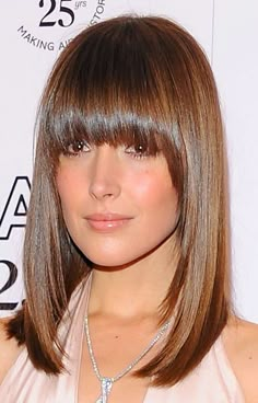 Love the Cut the Colour and the SHINE Balmain Hair, Rose Byrne, Medium Hair Cuts, Shoulder Length Hair, Cortes De Cabello, Bang Bang, Gorgeous Hair, Hairstyles With Bangs