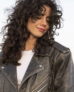 Shaggy Curly Hair Long Bangs, Curly Shag Haircut With Curtain Bangs, Shaggy Curly Hair No Bangs, Curly Hairstyles 70s, Medium 2c Haircut, Curly Hair 80s Style, Long Curls With Bangs, Wavy Hairstyles Side Part, Mid Curly Haircuts