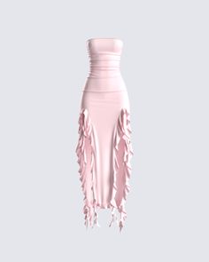 Pure beauty... that's what this dress is 😌 Constructed from jersey, this pink strapless midi is complete with a ruffled edge front slit, and hem that creates an elegant and eye-catching look 💕 Choker sold separately White Corset Dress, Strapless Ruffle Dress, Glam Dresses, Looks Vintage, White Mini Dress, Ruffle Dress, Outfit Inspirationen, Classy Outfits, Pretty Dresses