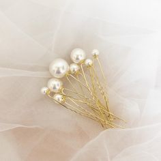 Please note I am currently on a short break, all orders placed will be shipped on Monday 28th October 2024.  This beautiful mix of Champagne pink pearl hair pins will add that perfect finishing touch to your wedding. These Pearl Hair pins feature Exquisite European Pearls with extra long pins attached. Perfect for the bride or bridesmaid! These  delicate and dainty hair pins will perfectly compliment a wide range of wedding gowns from the more exquisite to the minimalist style. Set includes a mi Antique Style Wedding, Hair Accessories Pins, Champagne Pink, Rose Champagne, Pearl Hair Pins, Wedding Hair Pins, Ivory Pearl, Pearl Hair, Pink Pearl