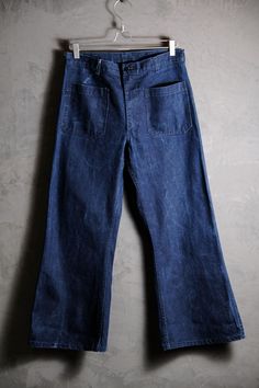 U.S.NAVY 1990's Sailor Denim Flared Jeans  SIZE 32R Waist：41cm Thigh：33cm Length：96cm Inseam：68cm Leg opening：30cm Welcome to our online store https://bansecondhandgoods.com/ Worldwide Shipping The official website provides credit card services,  please contact us via private message if necessary. Find us IG :  ban_secondhand_goods Thank you for checking us out :) Pre-washed Indigo Denim Bottoms, Retro Cotton Flare Jeans With Relaxed Fit, Vintage Style Cotton Flare Jeans For Fall, Vintage Cotton Flare Jeans For Fall, Vintage Flare Jeans With Pockets For Streetwear, Indigo Flare Jeans With Pockets, Indigo Cotton Flare Jeans With Pockets, Retro Cotton Flare Jeans For Streetwear, Vintage Washed Blue Bottoms For Fall