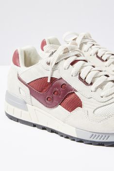 SAUCONY Shadow 5000 Sneaker | EVEREVE Autumn Fashion Work, Saucony Sneakers, Saucony Shadow, Saucony Shoes, Tunic Hoodie, Fall Jeans, Camo Hoodie, Glitter Sneakers, Michael Stars