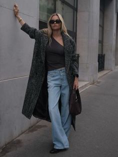 How To Style Baggy Jeans, Street Style 2023, Style 2023, Black Accessories