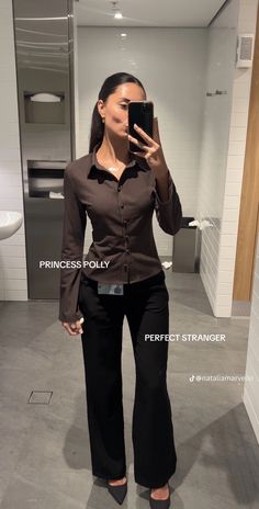 Office Outfits Women Corporate, Tailor Trousers Outfit, Rich Outfits Classy Work, Bodysuit Business Casual, Business Professional Blouses, Modest Business Casual Outfits, Charlotte York Work Outfits, Upscale Business Casual Women, Kim K Business Outfits