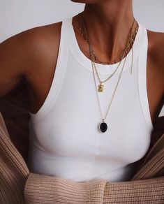 Dainty Jewelry Necklace, Jewelry Tips, Tank Top Outfits, Dainty Jewelry, White Tank Top, White Tank, Mind Body, Isabel Marant