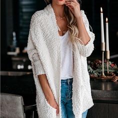 Popcorn Knit Cardigan Sweater Oversized Fit Mantel Outfit, Estilo Hipster, Solid Color Sweater, Winter Vest, Pullover Outfit, Womens Sweaters, Pocket Cardigan, Cardigan Outfits, Office Attire