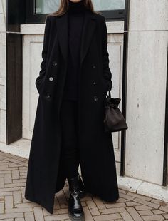 Dark Academia Fashion, Academia Fashion, Long Black Coat, All Black Outfit, Coat Outfits