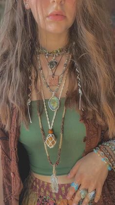 Bohemian Aethstetic, Gypsiesoul Fashion, Hippy Astetic Outfits, Gypsycore Fashion Aesthetic, Hippie Vibes Outfit, Solar Punk Aesthetic Fashion, Bohieman Style Clothes, Crystal Girl Outfit, Hippie Alternative Style