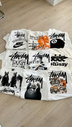 Stussy Tee Outfit, Stussy Shirt Outfit, Shirts Ideas For Women, Streetwear Tshirt Design Graphics, Stussy Clothes, Stussy Collection, Streetwear Design Inspiration, Stussy Aesthetic, Clothing Brand Aesthetic