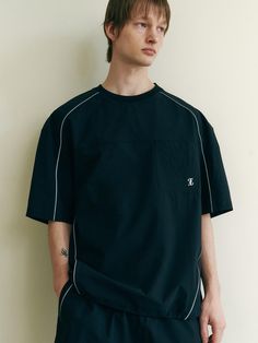 This is a casual and comfortable t-shirt that is made out of high quality nylon and spandex blend fabric. With design detail of color contrasting piping detail overall and minimal logo embroidery on the chest pocket, it gives a trendy and refined look. - Semi oversized silhouette- Chest patch pocket with logo embroidery- Adjustable string and stopper on the hem- Piping detail Minimal Tshirt Design, Minimal Tshirt, Tshirt Printing Design, T Shorts, Half Sleeve Tops, Media Logo, Men's Wear, Oversized Silhouette, Minimal Logo