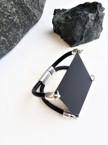 Женский черный квадратный браслет черный металл острый | Etsy Modern Black Rectangular Leather Bracelet, Edgy Black Metal Cuff Bracelet, Black Metal Minimalist Cuff Bracelet, Minimalist Black Metal Cuff Bracelet, Black Minimalist Metal Cuff Bracelet, Modern Black Cuff Bracelet Gift, Black Metal Cuff Bracelet, Modern Black Cuff Bracelet As Gift, Minimalist Black Cuff Bracelet