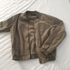 Army Green Bomber Jacket From Brandy Melville! Brand New Condition Worn Once:) Bundle 3 For 15% Off Casual Khaki Cropped Jacket With Long Sleeves, Casual Long Sleeve Khaki Cropped Jacket, Brandy Jacket, Green Army Jacket, Brandy Melville Jacket, Senior Szn, Army Green Jacket, Beige Jacket, Jackets Women