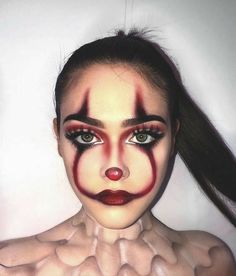 Maquillage Halloween Clown, Spooky Halloween Makeup, Makeup Ideas Halloween, Spooky Makeup, Halloween Makeup Clown, Halloween Costumes Diy Couples, Kostuum Halloween, Halloween Contact Lenses, Cool Halloween Makeup