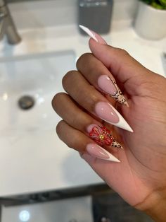 Nail Designs For Island Vacation, Vacation Nail Set, Cheetah Print Stiletto Nails, Pointy Acrylics, Trinidad Nails, Nail Page Name Ideas, Milan Nails, Stilleto Nail Idea, Nails Story Instagram Ideas