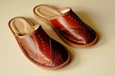 Men's Slippers | Comfy Indoor Outdoor Shoes |Natural Leather| High-quality Handmade Home Shoes| Craft Boots| Gift for him| Slip on Mules Welcome to our collection of men's leather slippers, where comfort meets luxury! Our handmade slippers are designed to provide you with the ultimate combination of style, comfort, and durability. Our leather slippers are crafted using the highest quality materials, ensuring they are long-lasting and provide the ultimate comfort. The leather is soft and supple, Outdoor Brown Slippers With Leather Footbed, Brown Leather Plain Toe Slippers, Outdoor Leather Slippers With Rubber Sole, Comfortable Leather Slippers, Brown Leather Sole Plain Toe Slippers, Brown Plain Toe Slippers With Leather Sole, Outdoor Leather Slippers With Leather Sole, Casual Brown Slippers With Leather Lining, Brown Slippers With Rubber Sole And Round Toe