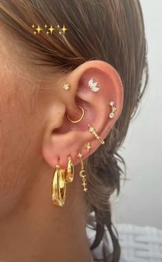 Piercing Locations Chart, Earing Piercing Aesthetic, Designed Ear Piercings, Earring Curation Gold, Conch Daith Piercing, Fourth Ear Piercing, Both Ear Piercings Ideas, Stacking Piercings, Piercings Ear Gold