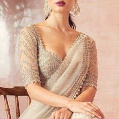 Saree Jacket Designs, Saree Jackets, Blouse Lehenga, Pengantin India, Sari Design, New Saree Blouse Designs, Perhiasan India, Lehenga Blouse Designs