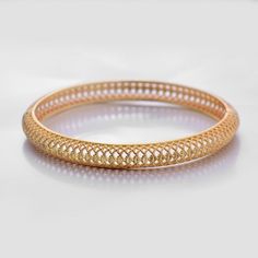 Afraic Jewelry- 1Pcs Ethiopian Dubai Gold Color Bangles For Women Girl African/Arab/Middle East Bangles Bracelets Party Wedding Gifts can openModel Number:3256801598938929color: gold colorprocess:gold plating.guality:100% brand new /top qualitystyle:fashion accessories.design:dubai gold jewelry, bridal wedding jewelry.occasion:engagement / anniversary / party / gift.Sales methods:retail, wholesale, custom production.suitable for wedding dresses, dresses, and everyday wearCareful design style, gold plated, very unforgettable gifts, is your best choice, this is a culture, permanent friendship, love actually needs a piece of jewelry to wear, you can send your mother, lover, friend, Because they will remember youPure copper-plated jewelry is the cheapest decoration for women to become beautifu Gold-tone Metal Bangle For Wedding, Gold Plated Bangle For Party, Gold-plated Bangle For Parties, Gold Metal Bracelet For Weddings, Adjustable Gold Filigree Bangle, Gold-plated Yellow Gold Bangle For Parties, Gold Hoop Bangle In Metal, Hoop Bangle For Wedding, Gold Jewelry Bridal