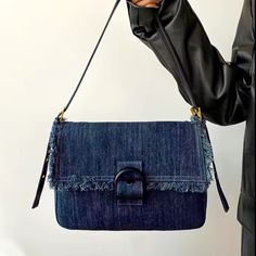 Trendy Denim Buckle Bag. New Without Tags. Tas Denim, Vintage Messenger Bag, Tas Bahu, Retro Fashion Women, Denim Crossbody, Denim Handbags, Denim Shoulder Bags, Denim Bag, Casual Tote