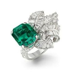 Van Cleef And Arpels Jewelry, Van Cleef & Arpels, Emerald Diamond Ring, Jewels Rings, Van Cleef Arpels, Emerald Jewelry, Van Cleef, Korn, Gems Jewelry