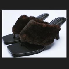 New With Tag Zara Luxurious Faux Fur Kitten Heel Sandal. Thank You For Checking This Item Out. Feel Free To Reach Out With Any Questions Prior To Purchasing. Black Kitten Heels, Kitten Heel Sandals, Black Kitten, Heel Sandal, Zara Shoes, Kitten Heel, Shoes Women Heels, Black And Brown, Kitten Heels