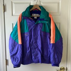 Like New! I Would Say This Is Basically Nwot Maybe Worn A Couple Times?!? It Really Is In That Gorgeous Of Condition. The Teeniest Bit Of Wear Shown At The Collar. Vintage Columbia 80s Ski Jacket, Sz Large. Mens Size Large Based On The Tag. I’m A Solid Women’s Size Large And This Jacket Is Oversized On Me, I’d Estimate Xxl For A Woman. Fleece Lining Inside Impeccable, Perfect Condition!! Zippers And Snaps All Functional And Amazing Condition, Again Like New! If I Lived In An Area/Climate Where I 80s Ski Jacket, 80's Fashion, Columbia Jacket, Ski And Snowboard, 80s Fashion, Ski Jacket, Green And Purple, Columbia, Skiing