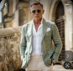 Linen Blazer Men, Daniel Craig Style, Bond Outfits, Summer Wedding Suits, Bond Style, Mens Business Casual, Blazer Outfits Men, Mens Business Casual Outfits, Chique Outfit