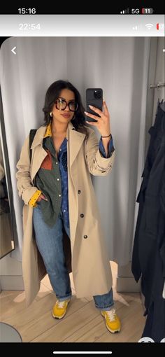 New Balance Street Style Women, Womens Trendy Fall Outfits, Summer Streetwear Women Outfit, Fine Auntie Outfits, Work Casual Outfit Black Women, Plus Size Neutral Outfit Fall, 49 Degree Weather Outfit, Outfit Ideas For 70 Degree Weather, Fall Fashion Curvy Women