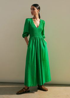 Slub Cotton V-Neck Maxi Dress | ME+EM Spring Maxi Dress, Sunday Style, Luxury Dresses, Minimalist Dresses, Bright Spring, Dress Crafts, Maxi Dress Cotton, Luxury Dress, Dress And Heels