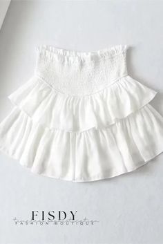 Fisdy - Falda A-Line en capas confeccionada profesionalmente con pliegues no transparentes, diseñada para un ajuste ceñido y favorecedor. White Preppy Skirt, Cute Ruffled Skirt, Preppy White Skirt, Teen Skirt, Preppy Teen, White Ruffle Skirt, Italy Fits, Teen Skirts, Black Ruffle Skirt