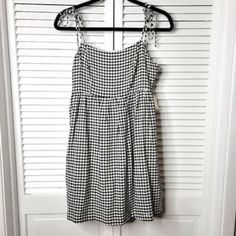 Altard State Gingham Babydoll Dress Size S. New With Tags. Brand New Never Worn. Cute Cotton Mini Dress For Picnic, White Cotton Mini Dress For Picnic, White Cotton Mini Plaid Dress, White Cotton Mini Length Plaid Dress, White Cotton Plaid Mini Dress, White Mini Plaid Dress For Picnic, Gingham Cotton Mini Dress For Day Out, Plaid Cotton Sundress, Cotton Gingham Mini Dress For Day Out