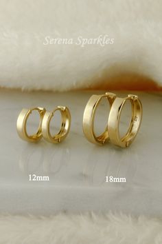 10k Solid Gold Plain Huggie Hoop Earrings. These Minimalist Gold Huggie Hoop Earrings Are Made With Love, Care & 10k Real Gold. They Are Perfect For A Minimalist Or Dainty Look For Women And Men Care For Your Sensitive Ears, Nickel Free, Hypoallergenic Huggie Earrings. Metal: Solid Gold Gold Purity: 10k Stamp: 417 (417 means 10k Gold) Thickness / Width : 3mm 12mm Huggie Hoop Earring Outer Diameter: 12mm Inner Diameter: 10mm Post Gauge: 0.9mm 18mm Huggie Hoop Earring Outer Diameter: 18mm Inner Di Real Gold Bracelet, Unique Hoop Earrings, Gold Huggie Hoop Earrings, Dainty Gold Earrings, Diamond Huggies, Earrings Everyday, Gold Rope Chains, Solid Gold Earrings, Earrings Dainty