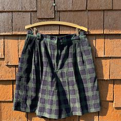 Vintage Brush Twill Shorts.  Green Blue Plaid.  Corduroy Shorts.  High Waisted Shorts.  Market Plaid Flare Shorts.  80s 90s Plaid Shorts.  L. Size 16. Really great condition. Cotton. Waist Stretch - See pics. Accessories (unless otherwise stated): n/a Approx. Measurements: - marked size:  Size 16  - see pics - waist: 33"-34" - rise: 15" - hips: 50" - inseam: 7" For exact / add'l measurements, please DM us. 🙂 Vintage and pre-owned items may show signs of  imperfection and/or usage, see pics.  Sold as is. Shipping UPDATE:  - please see shipping times for estimated ship/delivery times.  - your patience is appreciated, thanks. Domestic SHIPPING:  - as usual, we ship very fast and very efficient.  - we may use recycled packages / packaging   - helps alleviate shipping costs   - environment fri Flare Shorts, Vintage Brush, Shorts High Waisted, Corduroy Shorts, Twill Shorts, Plaid Shorts, Blue Plaid, High Waisted Shorts, Short Outfits