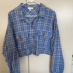 Size Medium, Oversized Could Easily Fit A Large! Lightweight Button Up Flannel Never Worn Long Sleeve Cotton Cropped Shirt, Casual Plaid Button-up Tops, Plaid Long Sleeve Top With Button Closure, Plaid Long-sleeve Top With Button Closure, Oversized Cotton Casual Cropped Shirt, Oversized Cotton Cropped Shirt Casual, Fall Cotton Button-up Cropped Shirt, Oversized Cotton Cropped Shirt Casual Style, Cotton Button-up Cropped Shirt For Fall