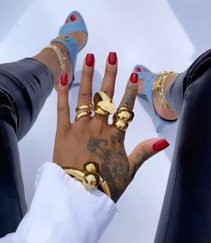 Girls Rings, Dope Jewelry Accessories, Embellished Bags, Jewelry Accessories Ideas, Dope Jewelry, Jewelry Fashion Trends, Jewelry Lookbook, Rings For Girls, Golden Girls